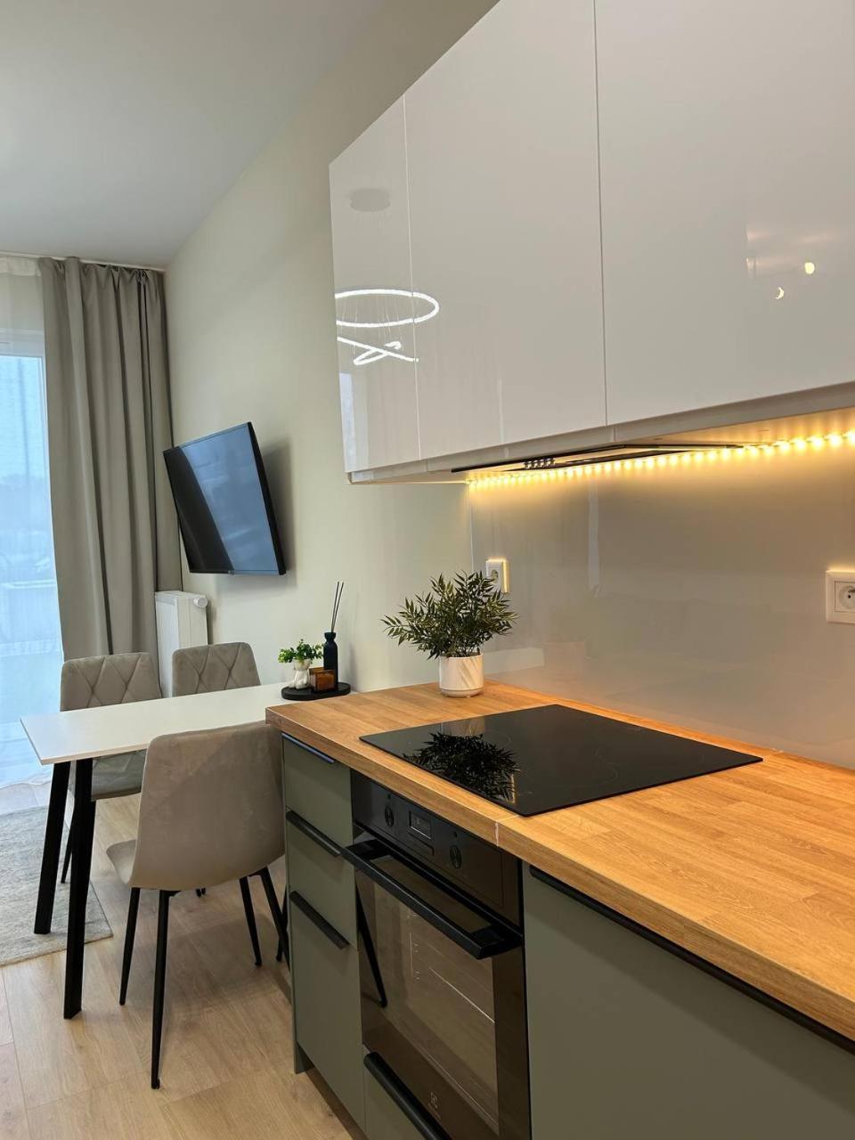 Warsaw Airport Apartment Eksteriør billede